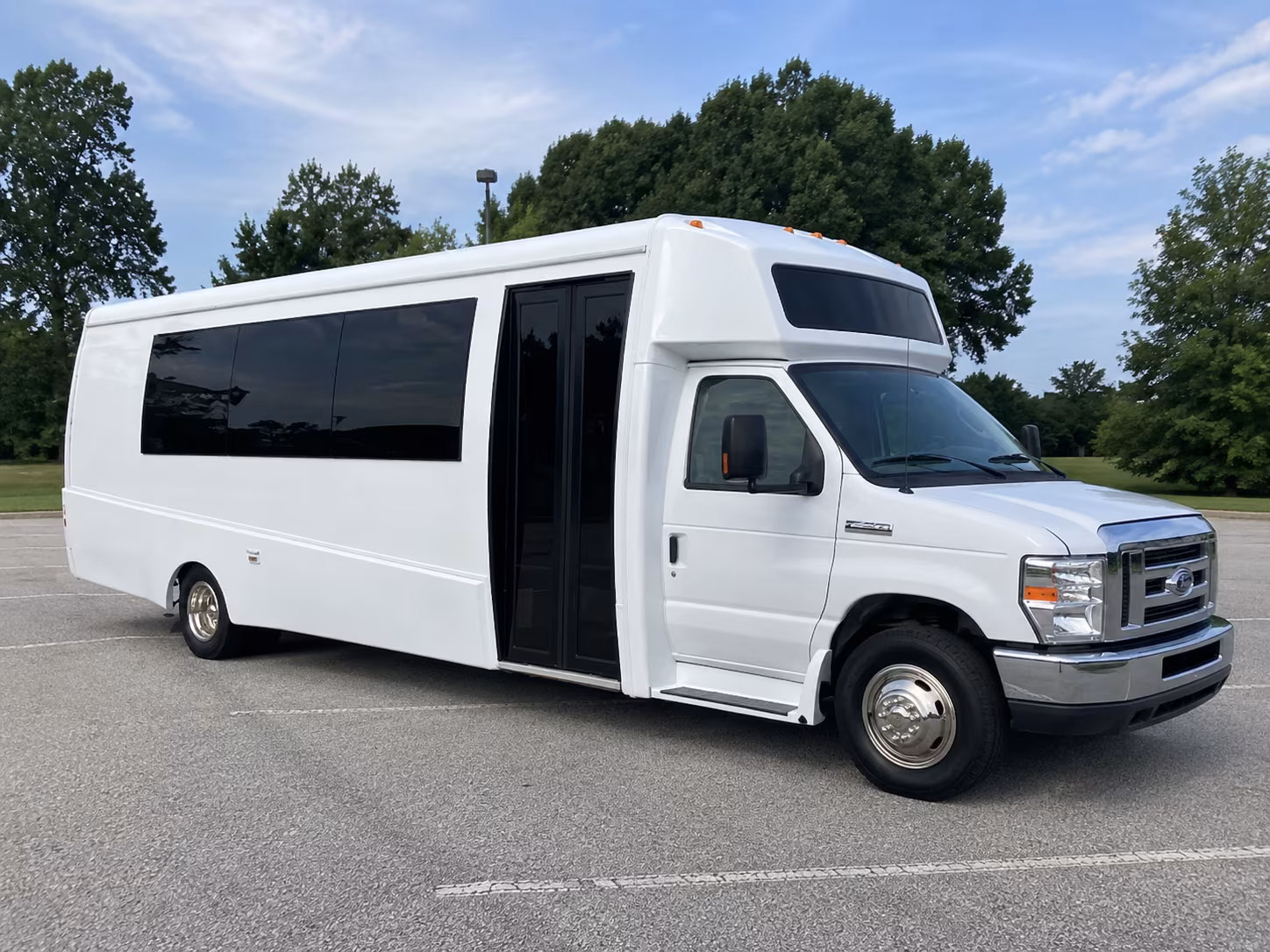 stamford 18 passenger party bus